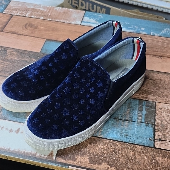 Tommy Hilfiger Blue Star Pattern Athletic Shoes - Picture 3 of 5